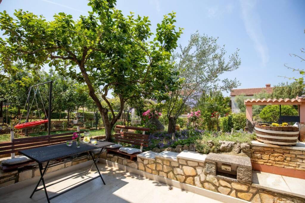 Flora Relax House, Free Parking Villa Peroj Luaran gambar